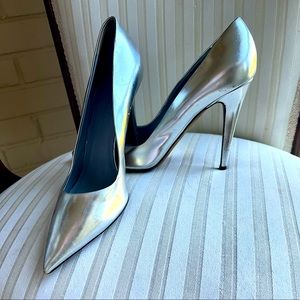 Tamara Mellon Stunning Silver Pumps.